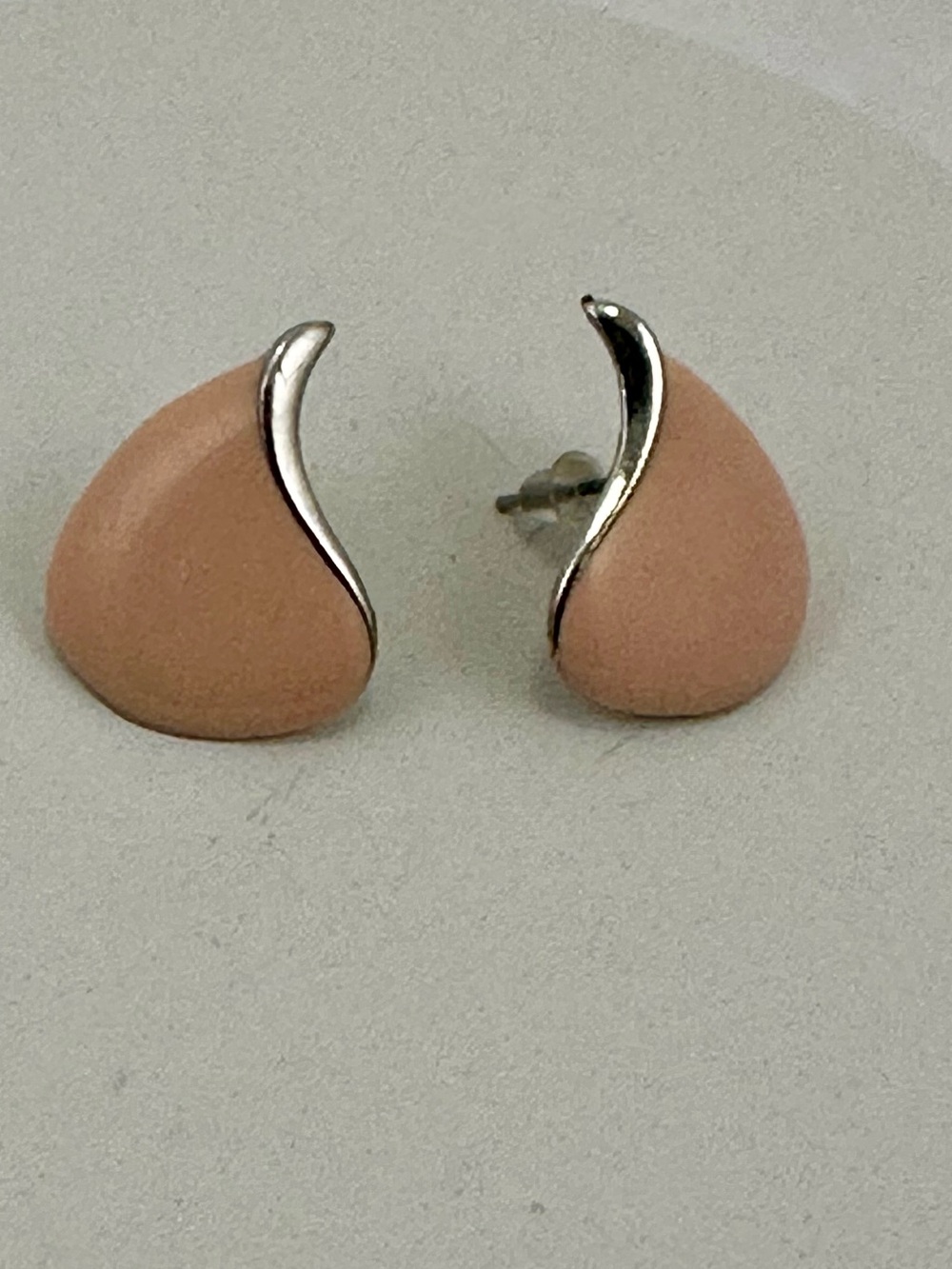 Vintage Signed ‘80s Peach Teardrop Silver Accent Stud Earrings